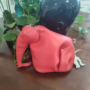 Elephant-Shaped Pink Handbag
